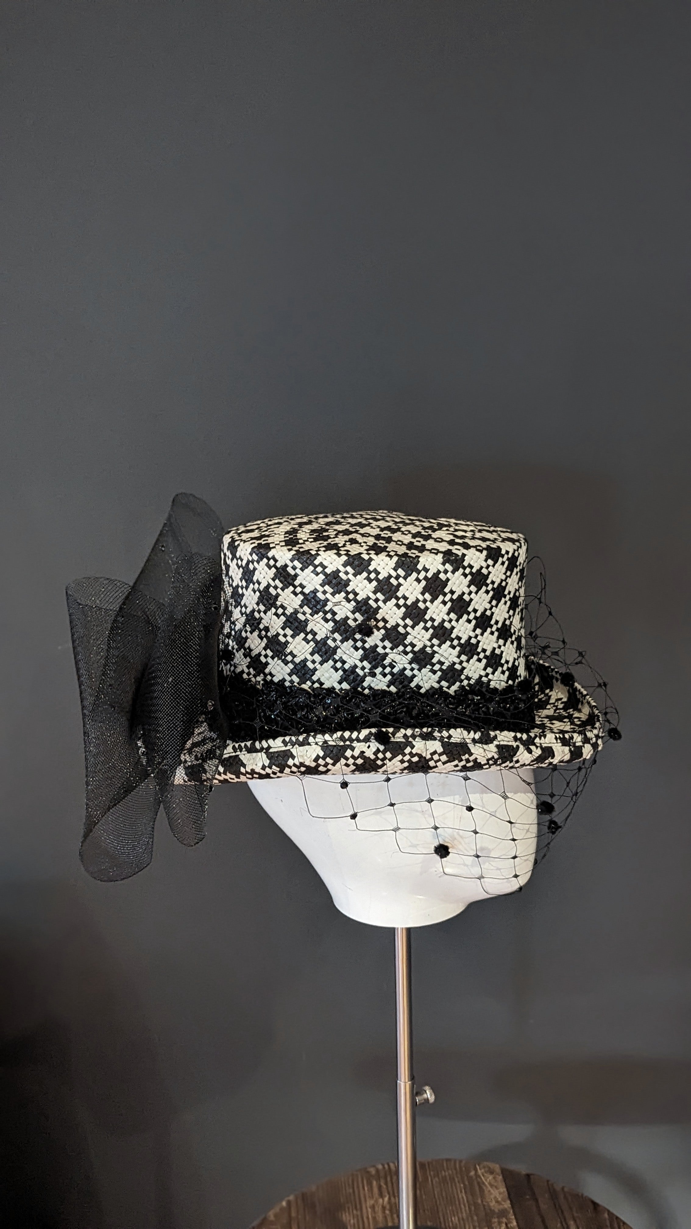 Houndstooth Topper Black & White Limited Edition