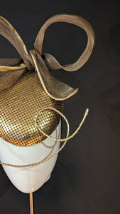 Bold Bow Golden Glomesh