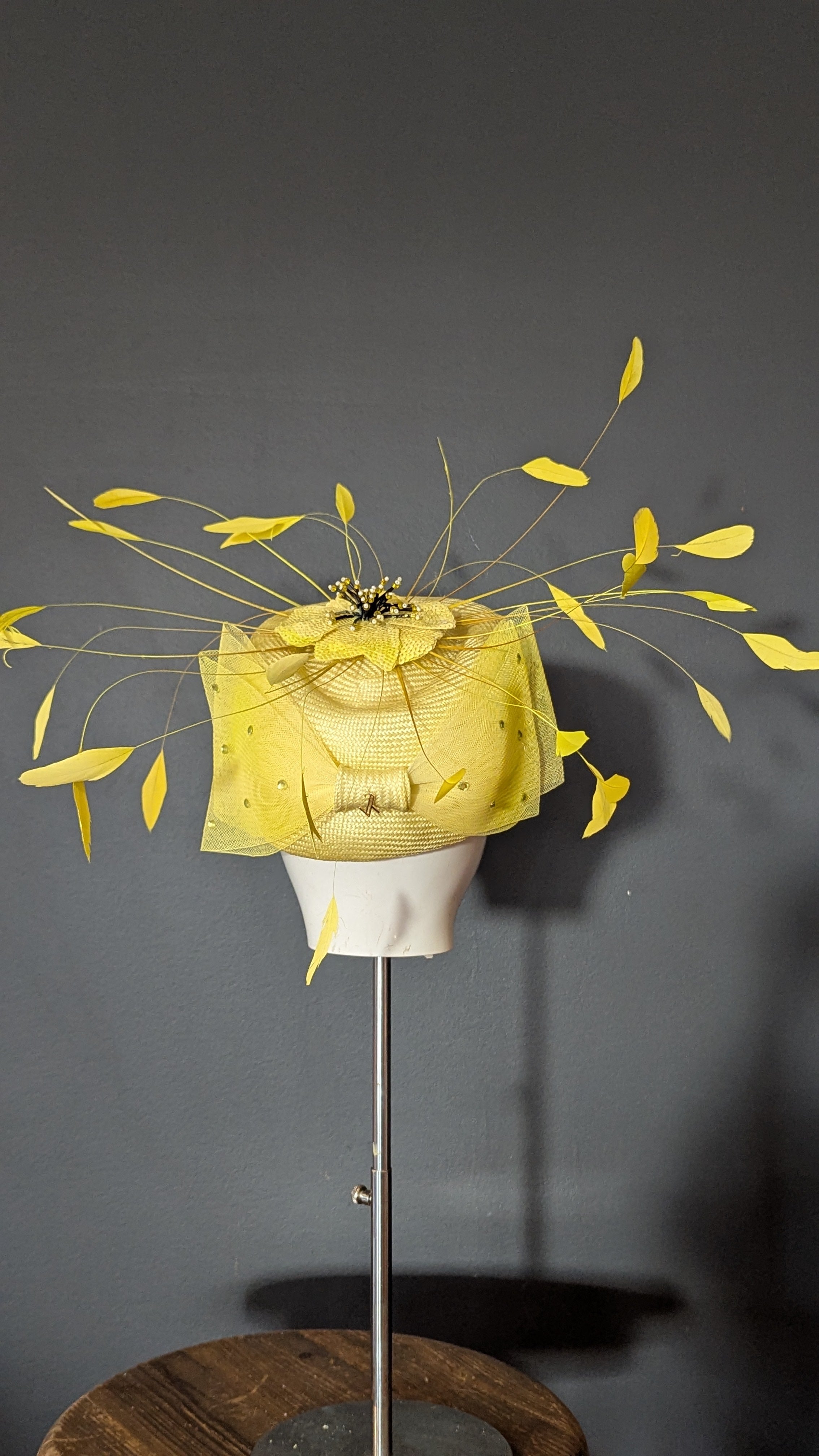 In Love with Lemon Vintage style pill box