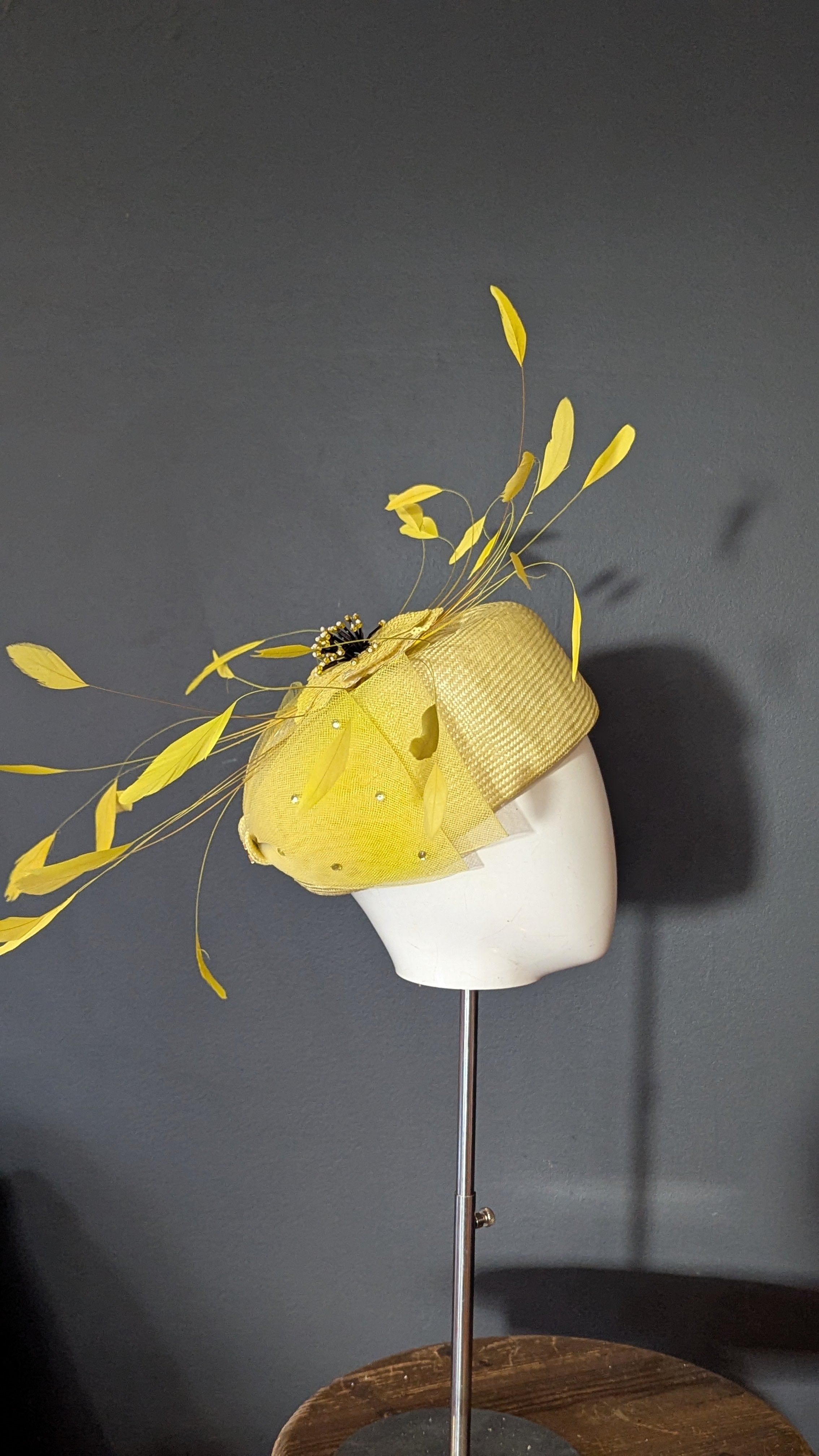 In Love with Lemon Vintage style pill box