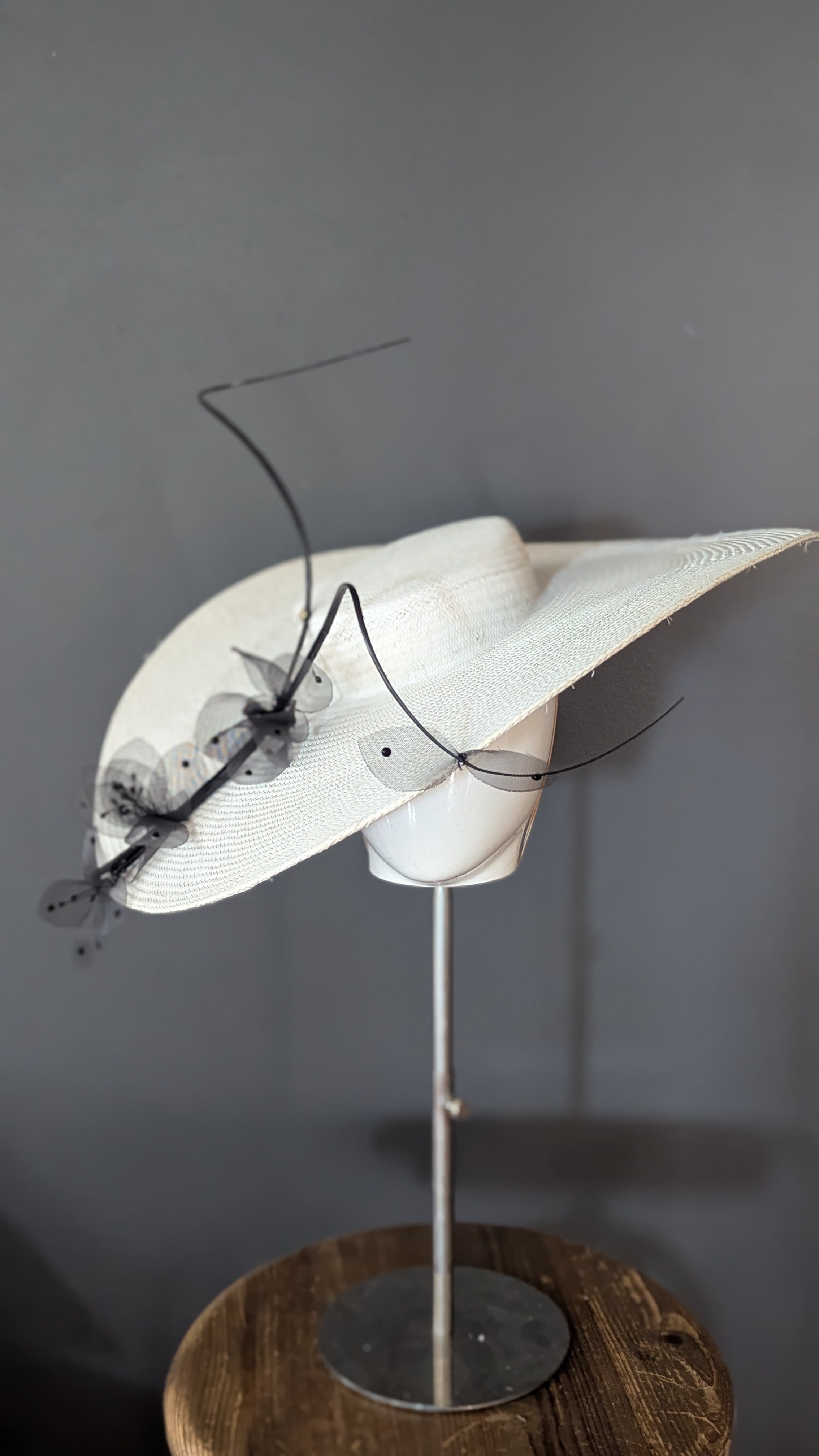Derby Glamour Swept Wide Brim
