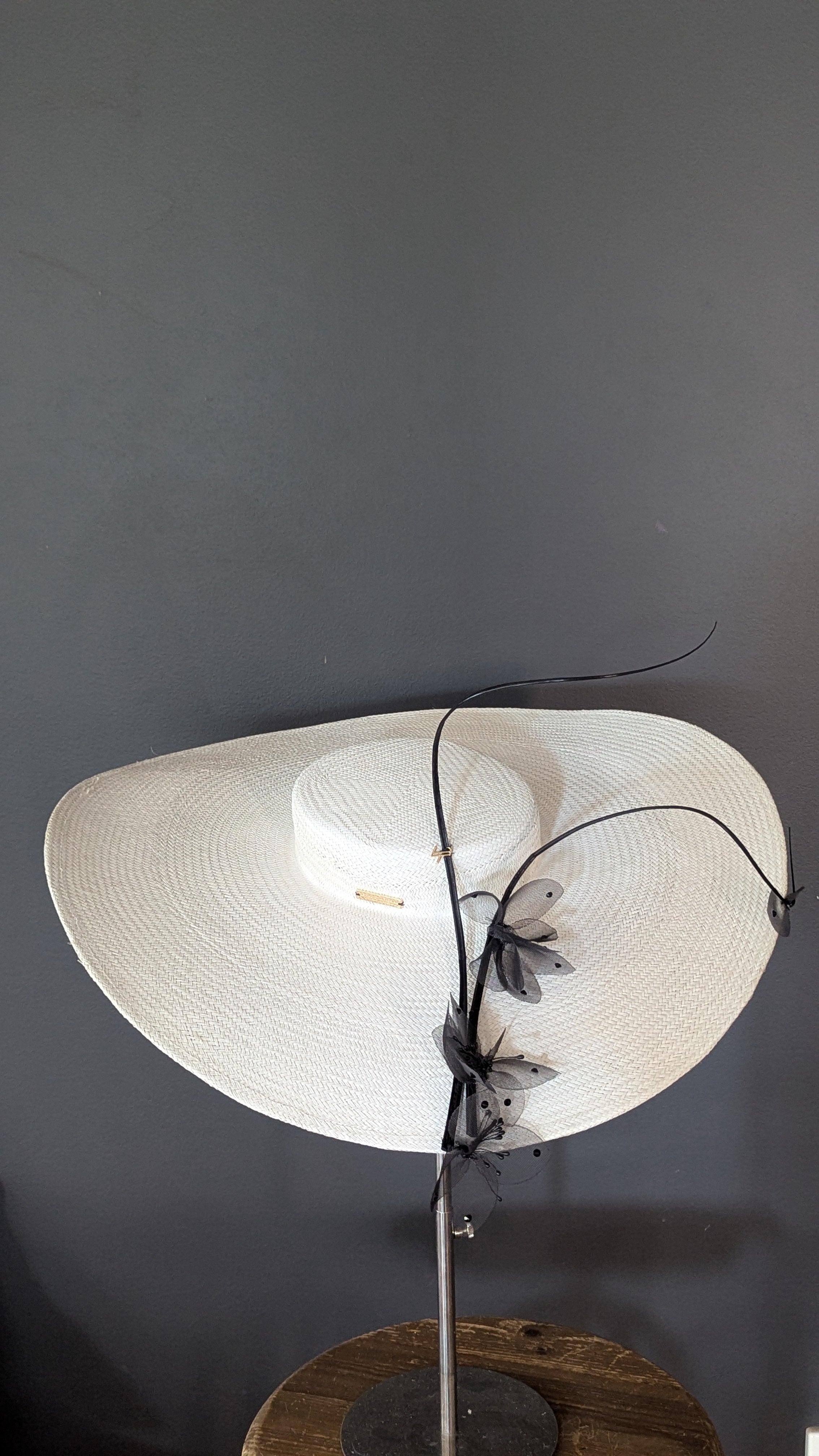 Derby Glamour Swept Wide Brim